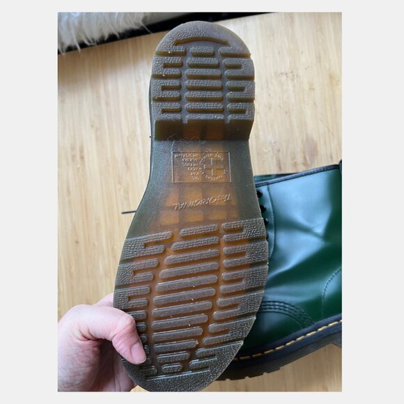 DR MARTENS - 1460 Smooth Leather Lace Up Boots in Green - Picture 5 of 7